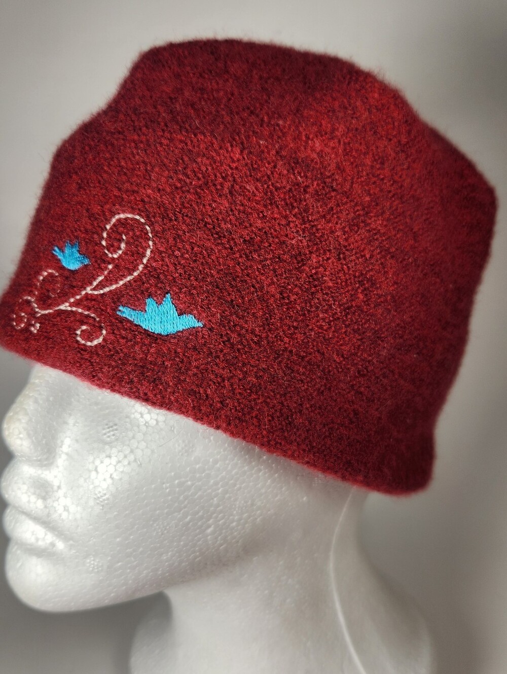 PISTIL Beanie Hat Cap One Size Red 100% Wool Embroidered Made Italy